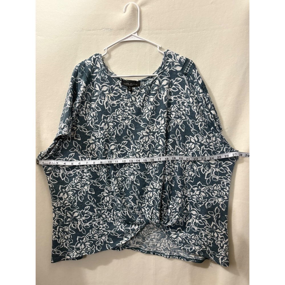 Como Black Woman Blue White Floral Knot Front Crochet Lace Trim Top 3X - Picture 6 of 6
